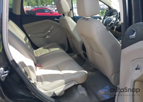 2016 Ford Escape Titanium z USA, uszkodzony, nr VIN 1FMCU9JX5GUB02023